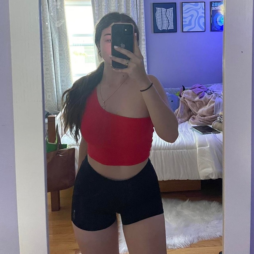 One shoulder ribbed crop top